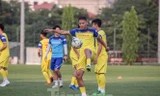 Tuyển Việt Nam đấu nội bộ với đàn em U22 trước trận Malaysia