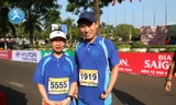 Nhà báo Duy Thành-báo điện tử VTC News (trái) tham dự Việt dã Tiền Phong và Marathon giải báo Tiền Phong năm 2018 trên đất Buôn Mê
