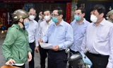 Thủ tướng kiểm tra việc phòng, chống dịch ở phường Thanh Xuân Trung - Hà Nội.