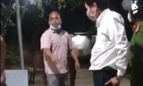 Người đàn ông lớn tiếng thách thức cơ quan chức năng