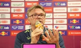 HLV Troussier: 'Các cầu thủ đang tốt dần lên, nhưng ở đội tuyển, không một ai chắc suất'