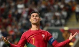 Câu chuyện buồn đằng sau gương mặt mếu máo của Ronaldo