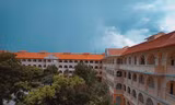 “Ôm tim” trước những ngôi trường view đẹp như phim 