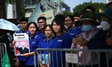 50 sinh viên Trường Đại học Khoa học và Công nghệ HN tham gia phát tặng số báo đặc biệt về Tổng Bí thư Nguyễn Phú Trọng