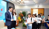 'Xây dựng thương hiệu cá nhân để tự bán mình với giá cao nhất' đang được bán ở đâu?