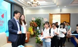 'Xây dựng thương hiệu cá nhân để tự bán mình với giá cao nhất' đang được bán ở đâu?