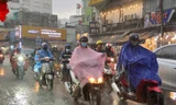 Sau mưa lớn trái mùa chiều qua, thời tiết TPHCM những ngày tới ra sao?