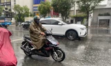 TPHCM cuối tuần có mưa trái mùa kèm các hiện tượng cực đoan 