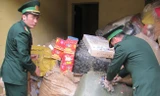 Biên phòng Cốc Nam bắt giữ hàng lậu từ Trung Quốc. Ảnh: Duy Chiến