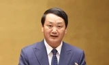 Bộ trưởng Hầu A Lềnh lần đầu tiên đăng đàn trả lời chất vấn