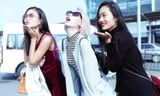 Xuân Lan cùng dàn mẫu trẻ sành điệu gây náo loạn sân bay