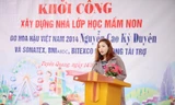 Hoa hậu Kỳ Duyên phát biểu trong buổi lễ khởi công xây dựng phòng học cho trường mầm non xã Thượng Ấm, huyện Sơn Dương, tỉnh Tuyên Quang. 