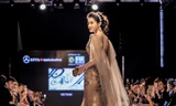 Á hậu Huyền My làm vedette trên sàn catwalk Malaysia