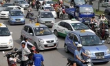 Bộ Giao thông đề nghị Hà Nội bỏ quy định 'khoác đồng phục' taxi