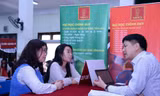 Tư vấn chọn ngành nghề cho thí sinh ảnh: Nghiêm Huê 