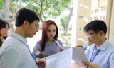 Vẫn chờ đợi “số phận” của kỳ thi THPT quốc gia 2020. Ảnh: Như Ý