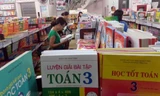Sách giáo khoa nên sử dụng nhiều lần để đỡ tốn tiền của gia đình, xã hội ảnh: Như ý