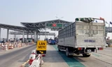 Còn nhiều trạm thu phí chưa triển khai thu phí tự động, Bộ GTVT phải xin Thủ tướng gia hạn thêm 1 năm Ảnh: Phạm Thanh 