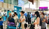 Sân bay Nội Bài sôi động trở lại sau kỳ nghỉ 'COVID -19'