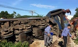 Vụ tai nạn đường sắt tại Quảng Bình khiến giao thông đường sắt đình trệ nhiều giờ liền