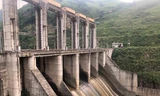 Nhà máy thủy điện Tà Thàng xây dựng không phép, vận hành nhiều năm nay ở Lào Cai. Ảnh: Bình Minh 