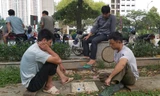 Không có việc làm, lao động giải trí bằng môn cờ tướng