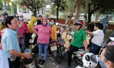 Nhiều người tập trung trước cổng công ty đòi giải quyết quyền lợi 