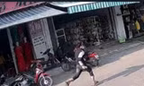 Bắt đối tượng giả vờ mua vàng rồi cướp giật 