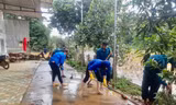 Thanh niên Đắk Nông giúp người dân khắc phục hậu quả mưa lũ