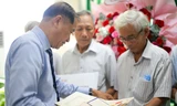Bình Định trao trả 57 hồ sơ, kỷ vật cán bộ đi B