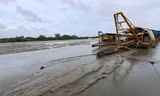 Vụ khúc sông bị bùn thải vùi lấp: Phải chụp ảnh khắc phục báo cáo hằng ngày