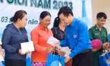 Khám bệnh, phát thuốc miễn phí cho người dân xã đảo Nhơn Châu