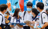 Ôn thi giữa mùa dịch: Gen Z "bất biến giữa dòng đời vạn biến", quyết tâm đậu đại học "top"