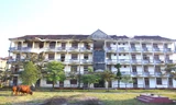 Trường trung cấp tiền 'chục tỷ' bỏ hoang, thành nơi chăn thả bò