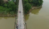 Cầu treo gần 30 năm tuổi xuống cấp, cấm ô tô lưu thông