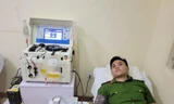 Chiến sĩ công an hiến máu cứu bệnh nhân qua cơn nguy kịch