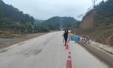 Sạt lở đường lên cửa khẩu Cầu Treo, giao thông tê liệt