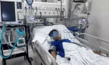 Thiếu niên nguy kịch vì thách nhau... ăn thuốc diệt chuột