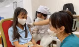 TPHCM: Thêm một tháng cao điểm tiêm vắc xin COVID-19 cho trẻ em
