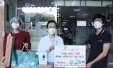 Bác sĩ tuyến đầu ở TPHCM tiếp nhận máy thở cứu F0
