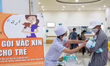 TPHCM: Cạn kiệt nhiều loại vắc xin tiêm phòng cho trẻ em
