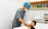 Sốt cao, ngủ gà, bé trai 13 tuổi suýt tử vong vì bệnh truyền nhiễm nguy hiểm