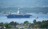 Tàu sân bay USS Gerald R Ford của Mỹ ở vịnh Oslo, Na Uy, ngày 24/5. (Ảnh: Reuters)