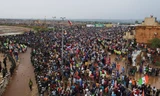 Hàng ngàn người Niger trong một cuộc tập trung ủng hộ phe đảo chính. (Ảnh: Reuters)