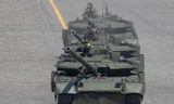 Một chiếc xe tăng T-72B3 của Nga tham gia cuộc diễn tập duyệt binh năm 2020. (Ảnh: Getty)