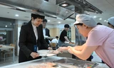 Hải sản được phục vụ tại văn phòng tổng thống Hàn Quốc. (Ảnh: Yonhap)
