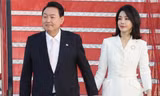 Tổng thống Hàn Quốc Yoon Suk Yeol và Phu nhân. (Ảnh: dpa)
