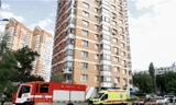 Xe cứu hỏa và cứu thương có mặt tại một tòa nhà chung cư ở Mátxcơva, sau báo cáo về vụ tấn công bằng máy bay không người lái ngày 30/5. (Ảnh: Reuters)