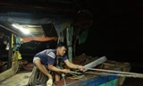 Ngư dân trắng đêm bảo vệ tàu thuyền trước bão YAGI 