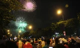 Pháo hoa rực sáng bầu trời TPHCM đêm 30/4